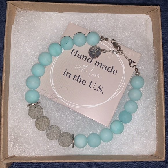 Young Living Turquoise Diffuser Bracelet - Picture 3 of 3